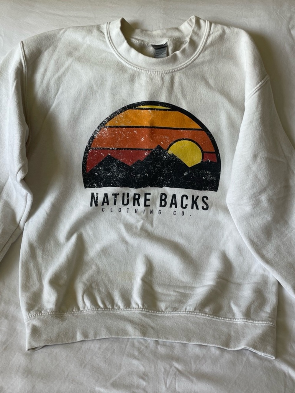 Nature Backs White Graphic Sweatshirt
